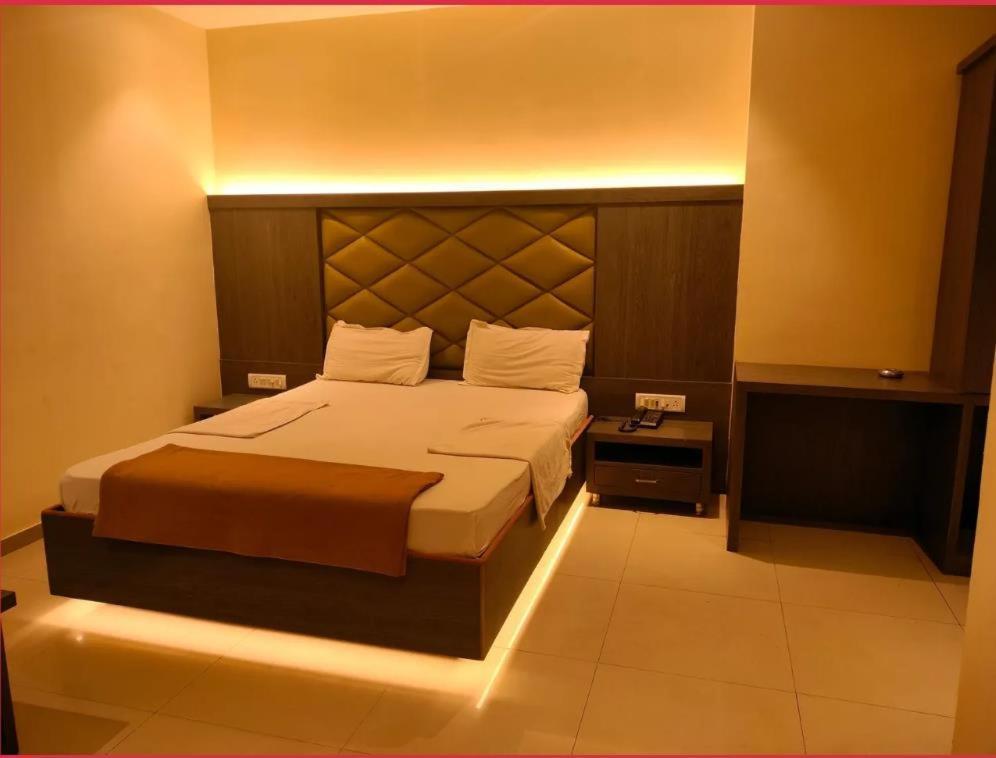 Sahara Lodging & Boarding Hotel Mira-Bhayandar Buitenkant foto
