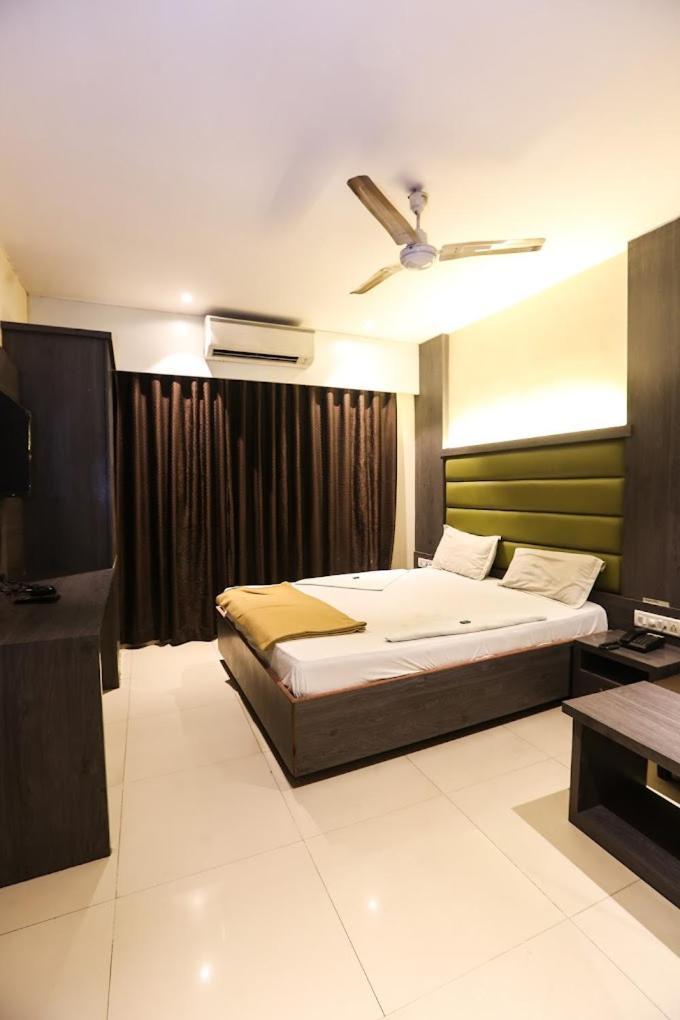 Sahara Lodging & Boarding Hotel Mira-Bhayandar Buitenkant foto